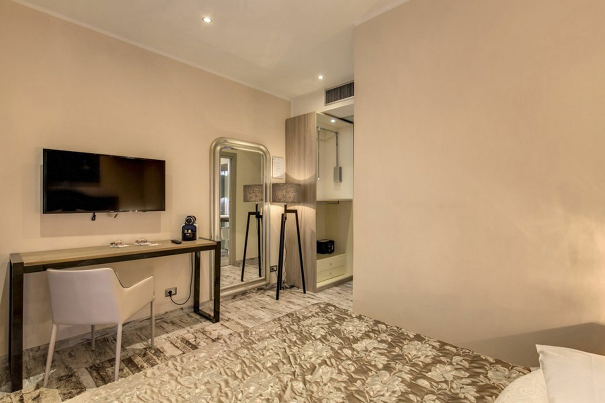 Colonna 18 By Ghor Hotel Rome Exterior photo